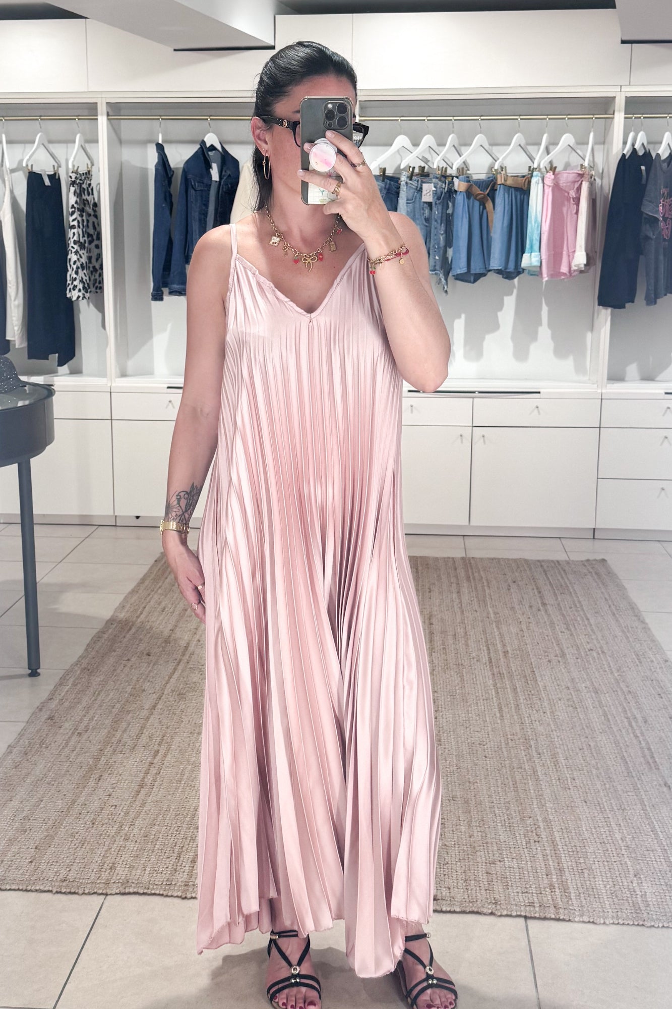 robe longue femme, fluide, plissée, fine bretelle, satinée, uni rose, look été soirée, SANAES
