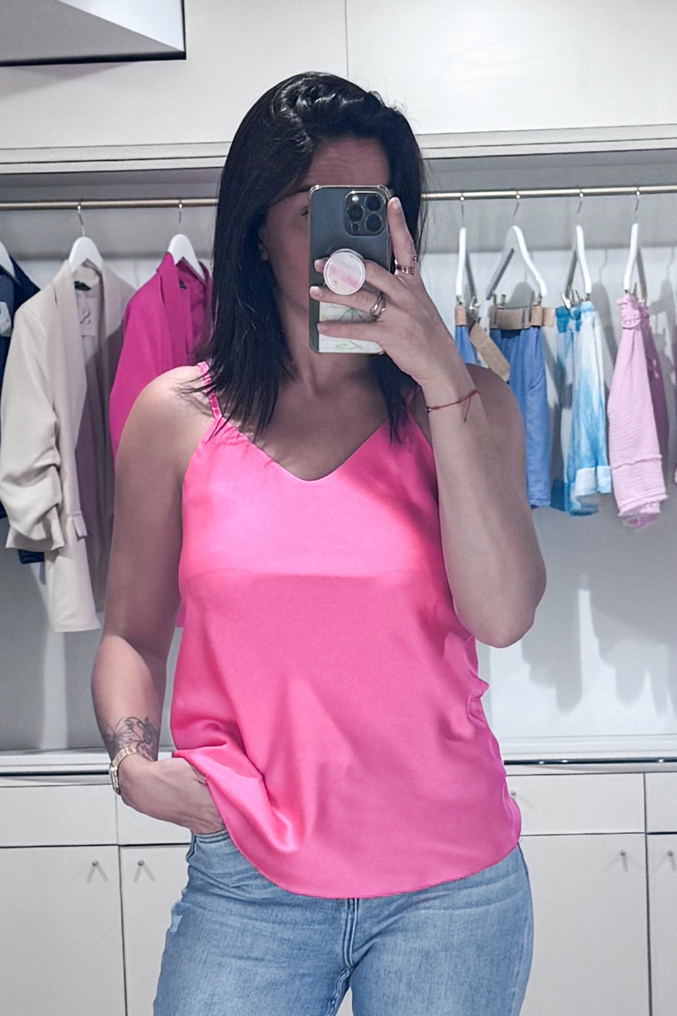 débardeur rose satiné femme, fine bretelle, fluide, look été 