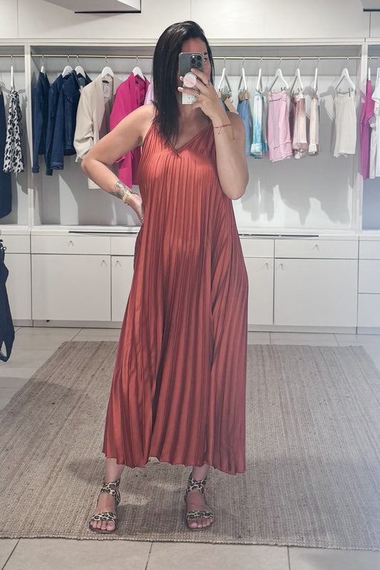 robe longue femme, fluide, plissée, fine bretelle, satinée, uni terracotta, look été soirée, SANAES 