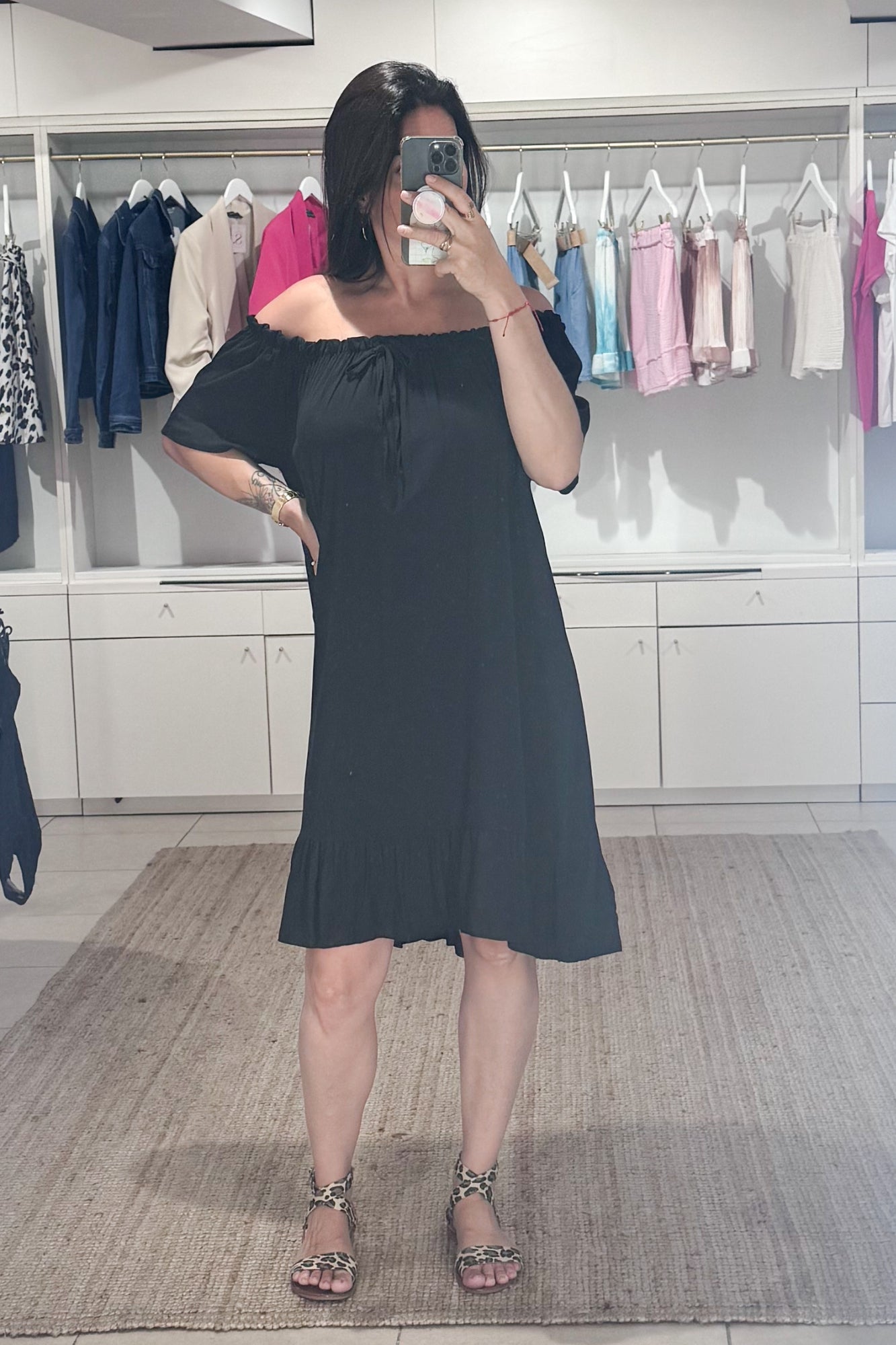 robe mi-longue femme, col bardot, manches courtes, fluide, look été uni noir