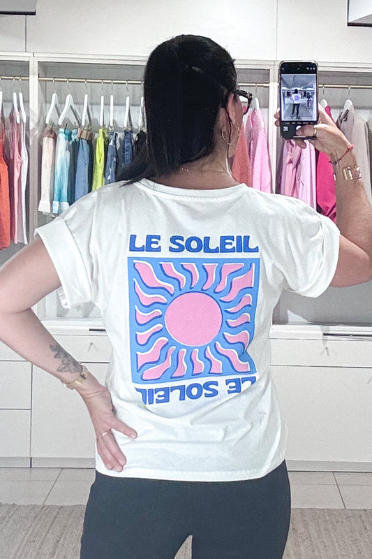 tee-shirt LE SOLEIL femme blanc coupe oversize imprimé graphique rétro rose et bleu grand format au dos 