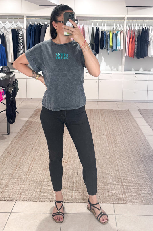tee-shirt rocky vibes femme gris vintage coupe oversize inscription turquoise effet python à 'l'avant